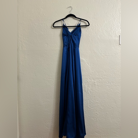 David’s Bridal Elegant Blue Evening Gown - Picture 4 of 9